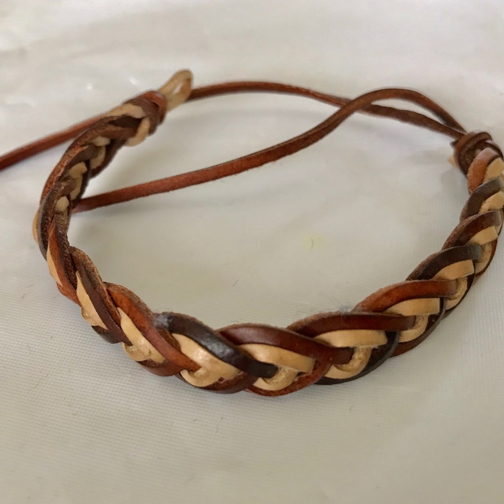🌷 Twisted Leather Bracelet